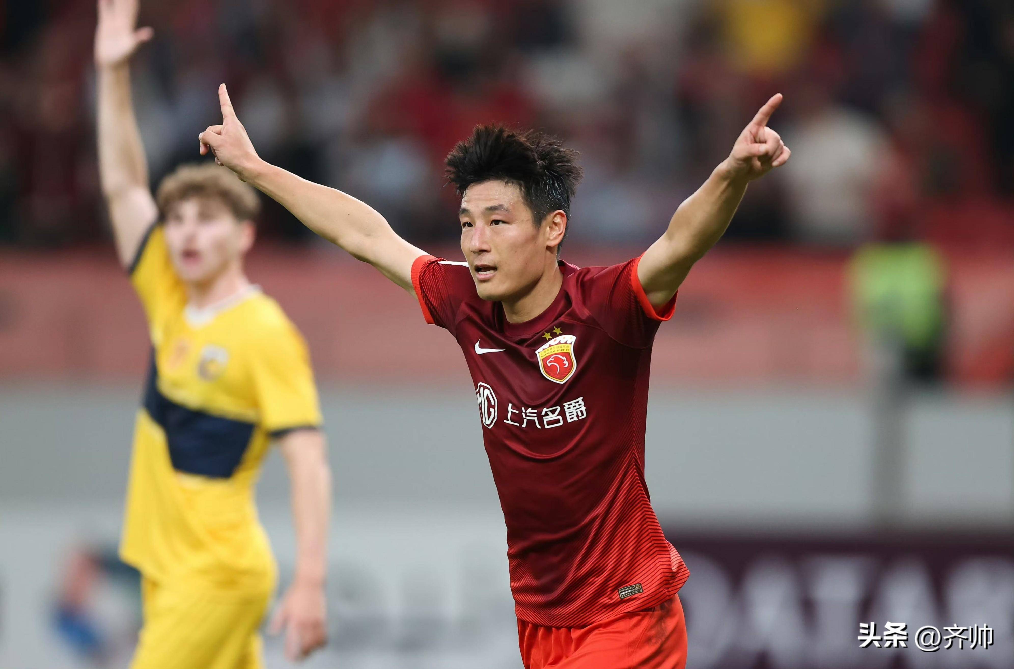 中场大将复出，球队实力再添一员 